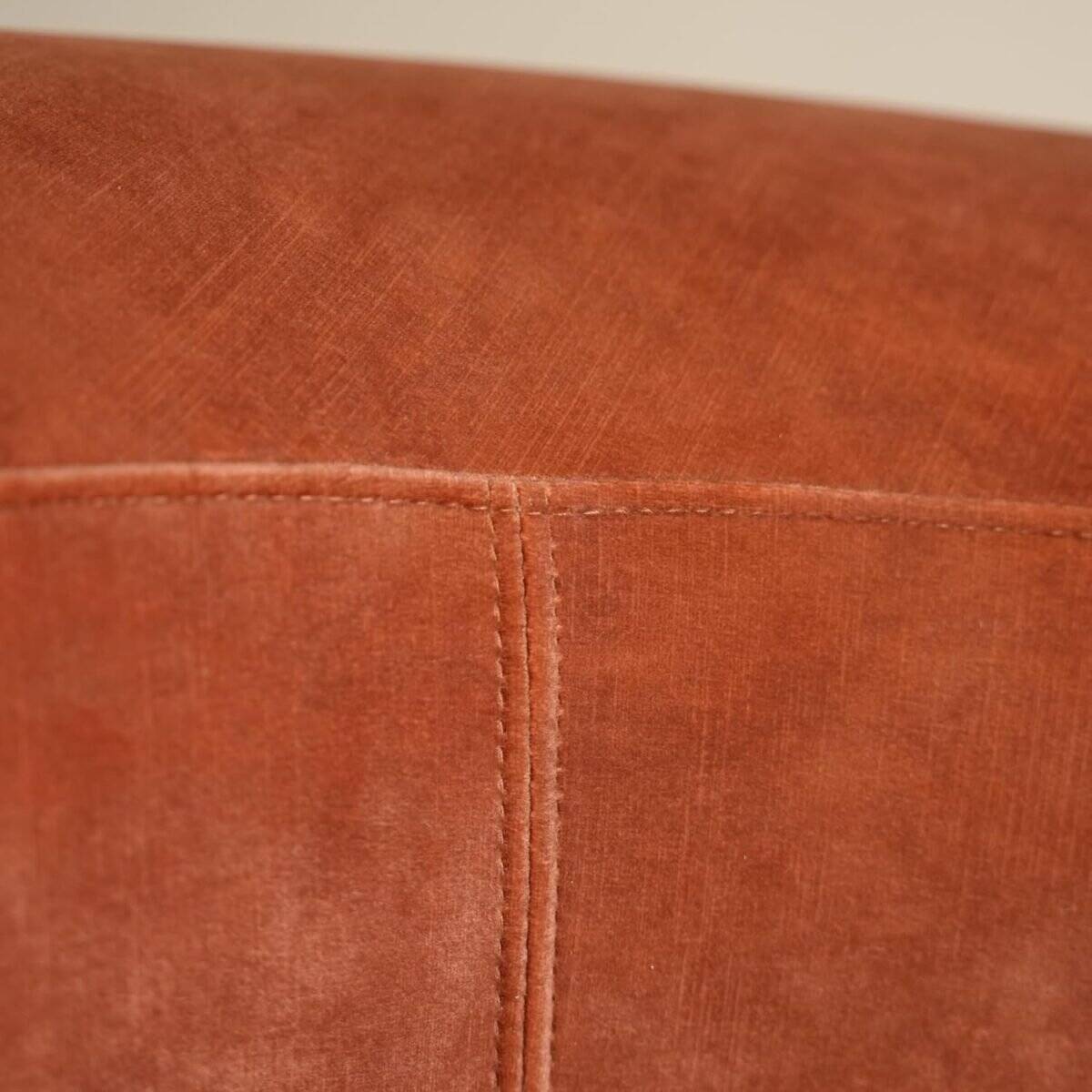 Modern Tight Curved Back Velvet Sofa, Minimalist Style Comfy Couch for Living Room